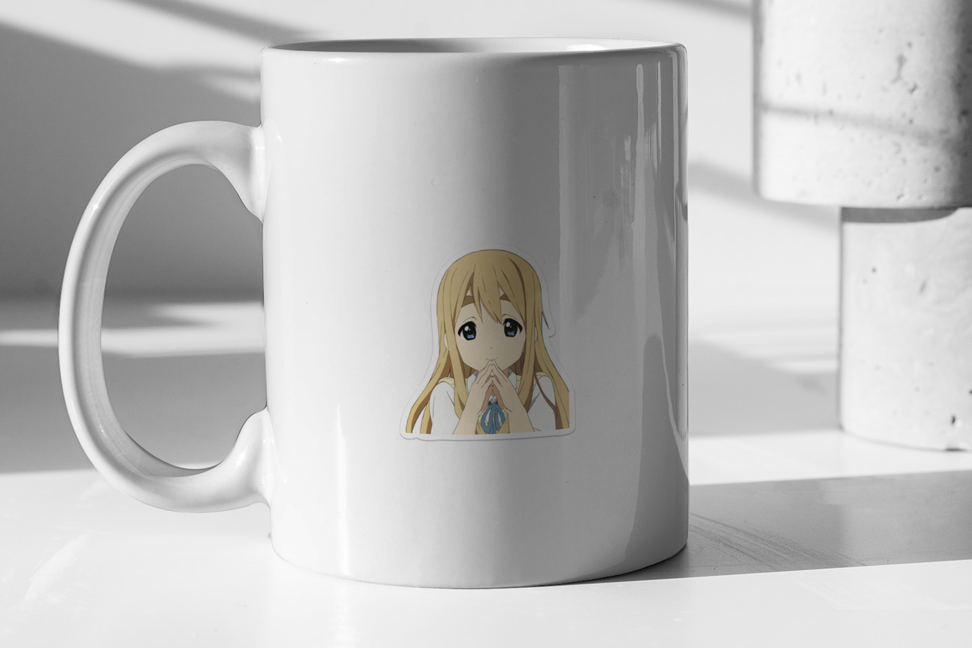 Mugi Hands Folded 200